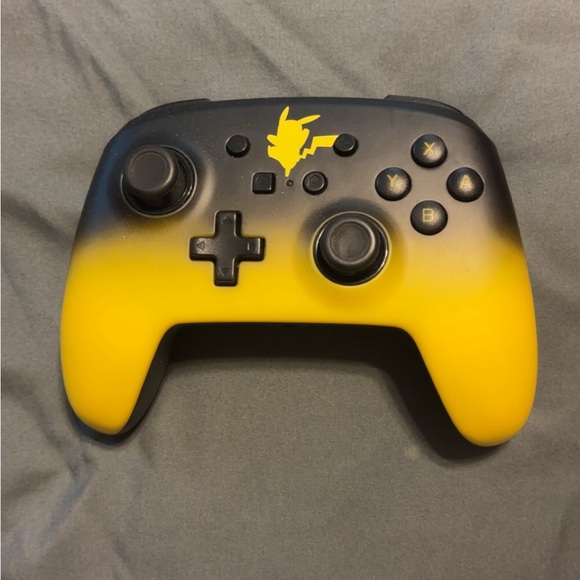 Pikachu Themed Switch Controller NO CABLE - Picture 1 of 2